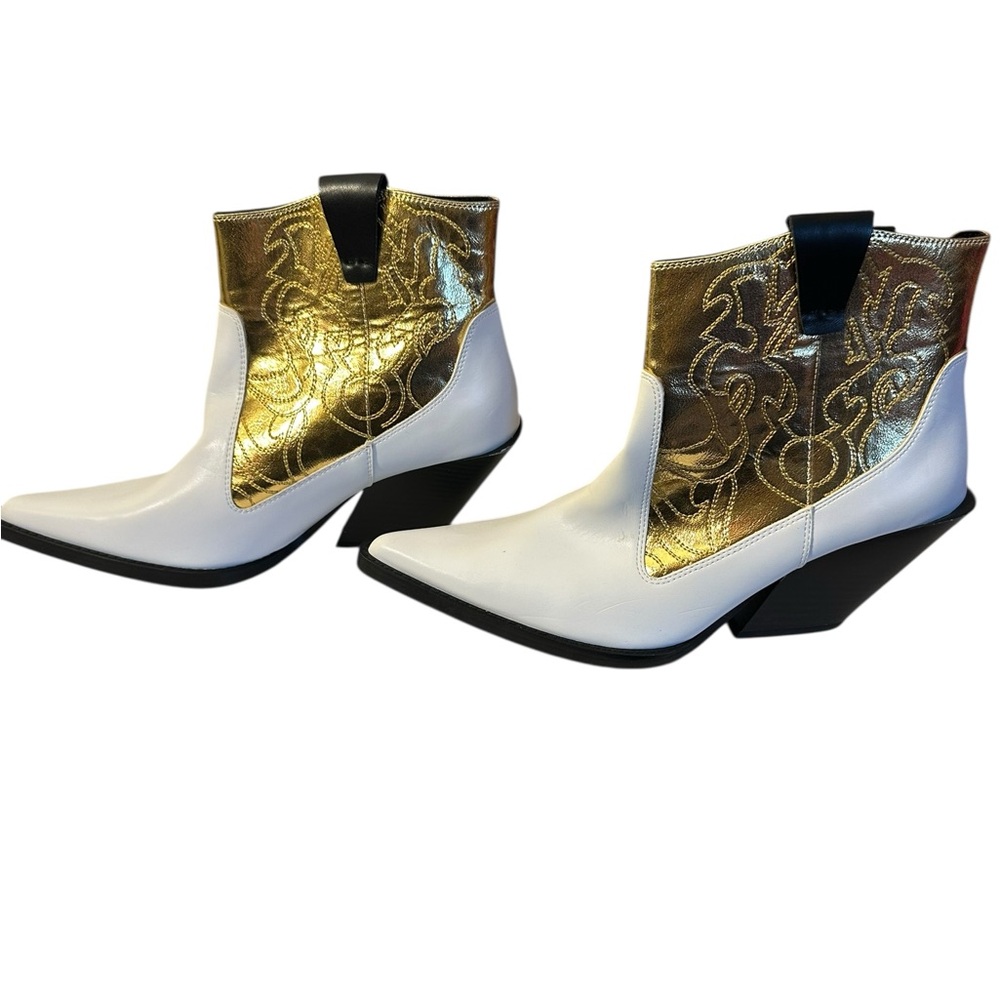 NWOT Zara white and gold boots size 41